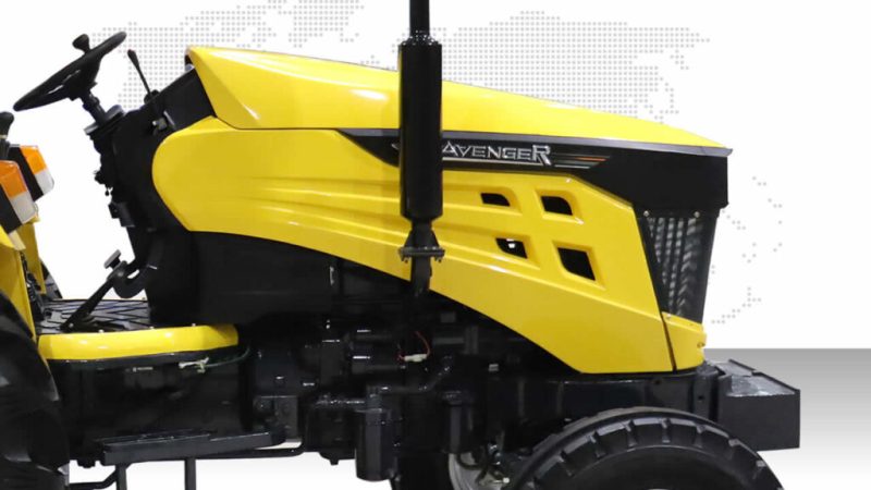 AVENGER 26 HP rear view